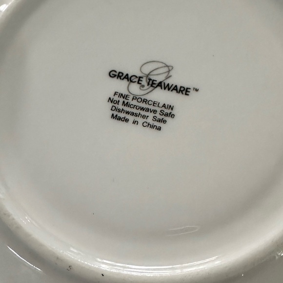 Honey Bee tea cup and saucer - Picture 3 of 3